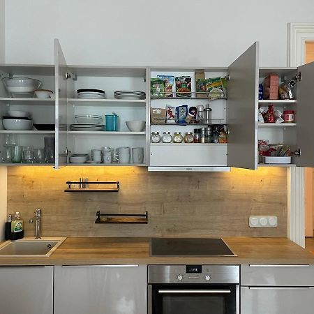 Luxury 2Br Apartment Neubaugasse Wina Bagian luar foto