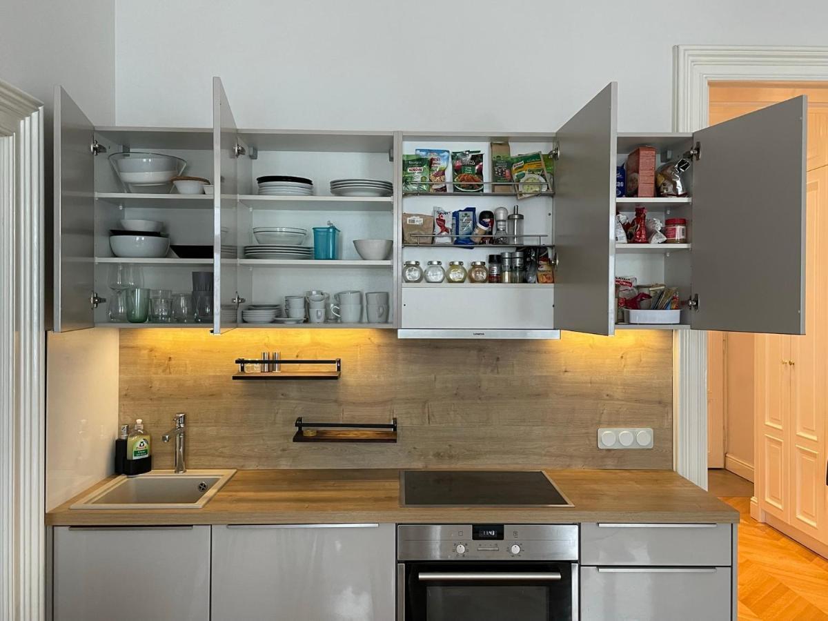 Luxury 2Br Apartment Neubaugasse Wina Bagian luar foto