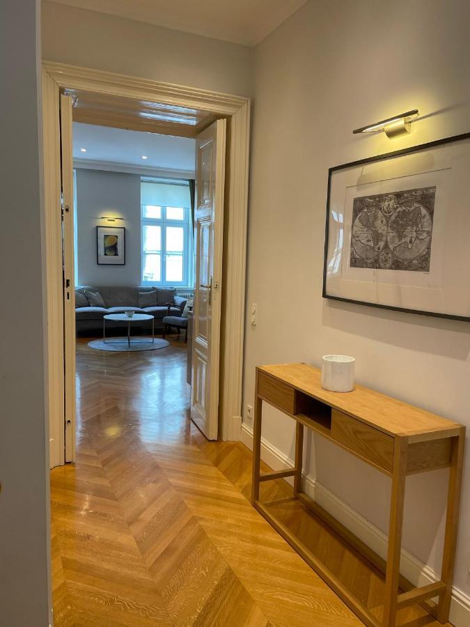 Luxury 2Br Apartment Neubaugasse Wina Bagian luar foto