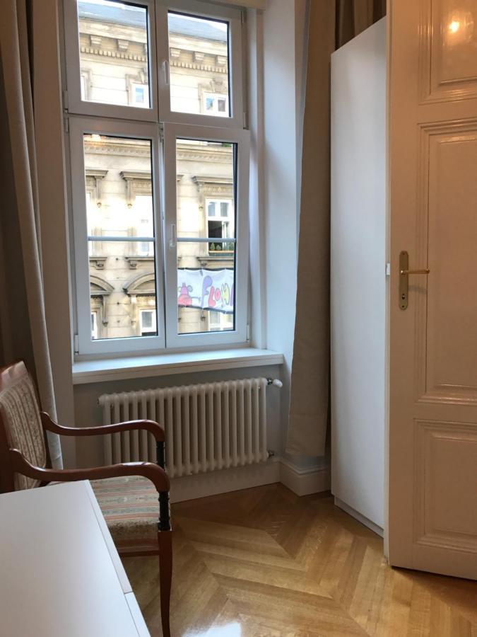 Luxury 2Br Apartment Neubaugasse Wina Bagian luar foto